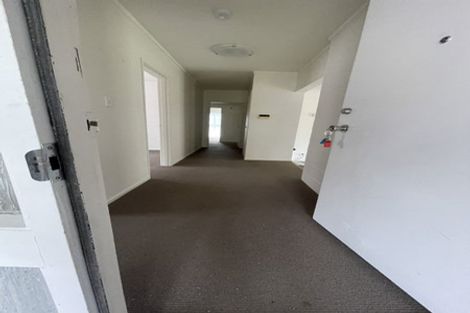 Photo of property in 14 Teviot Place, Totara Vale, Auckland, 0629