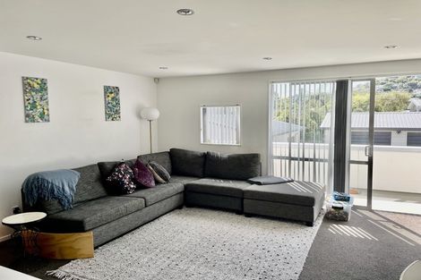 Photo of property in 4/12 Agra Crescent, Khandallah, Wellington, 6035