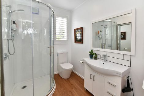 Photo of property in 1339 Whangaparaoa Road, Army Bay, Whangaparaoa, 0930