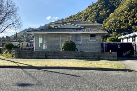 Photo of property in 20a Nelson Square, Picton, 7220