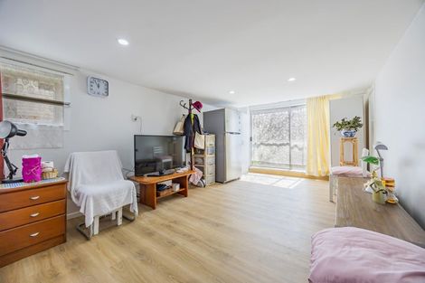 Photo of property in 21 View Road, Glenfield, Auckland, 0627