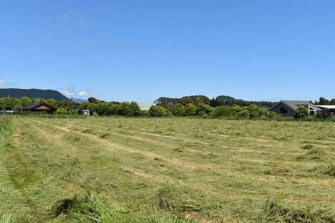 Photo of property in 69 Waikawa Beach Road, Manakau, 5573
