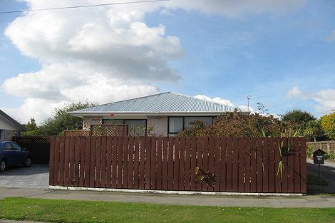 Photo of property in 12 Hounslow Street, Ilam, Christchurch, 8041