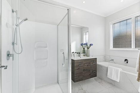 Photo of property in 5 Aro Mato Place, Huapai, Kumeu, 0810