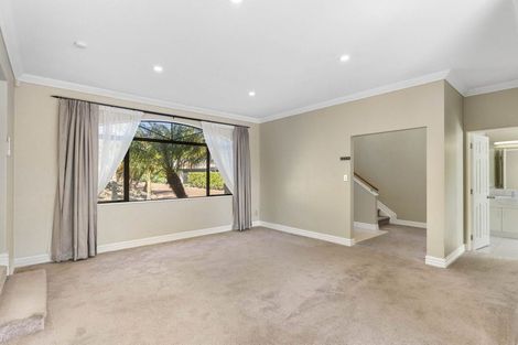Photo of property in 30 Scarlet Oak Drive, Schnapper Rock, Auckland, 0632