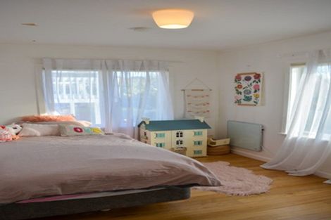 Photo of property in 11 Kamara Road, Glen Eden, Auckland, 0602