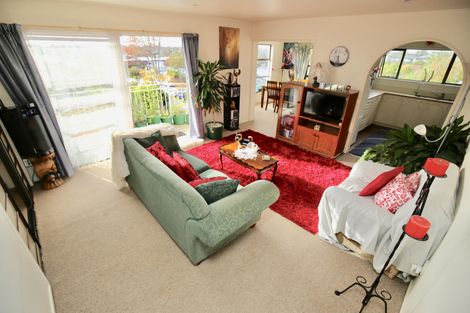 Photo of property in 9/10 Hunter Street, Hamilton Lake, Hamilton, 3204