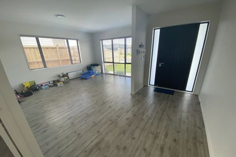 Photo of property in 12 Lusitano Drive, Karaka, Papakura, 2113