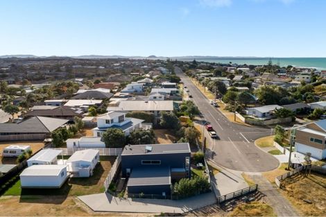 Photo of property in 1340 Papamoa Beach Road, Papamoa Beach, Papamoa, 3118