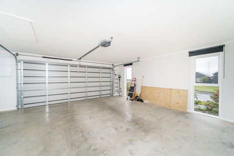 Photo of property in 9 Mediterranean Grove, Fitzherbert, Palmerston North, 4410