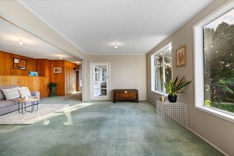 Photo of property in 42 Rangiwai Road, Titirangi, Auckland, 0604