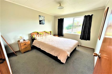 Photo of property in 10 Hewlett Road, Massey, Auckland, 0614