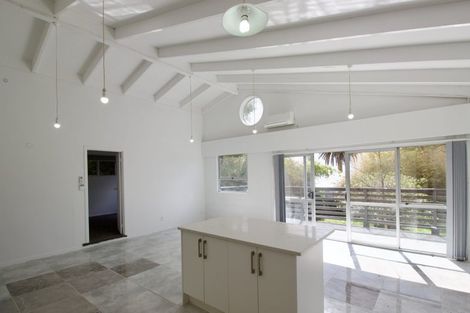 Photo of property in 475 Whangaparaoa Road, Stanmore Bay, Whangaparaoa, 0932