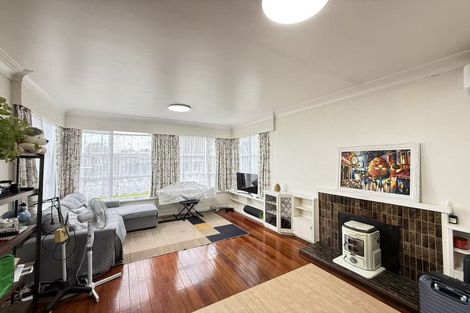Photo of property in 8 Nikau Street, New Lynn, Auckland, 0600