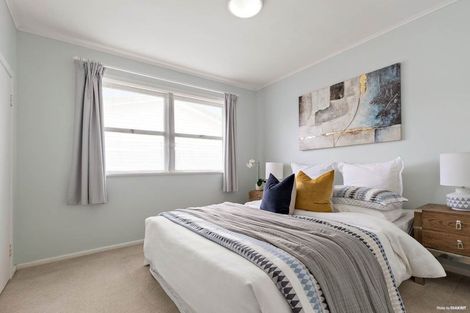 Photo of property in 2/20 Hogans Road, Glenfield, Auckland, 0629