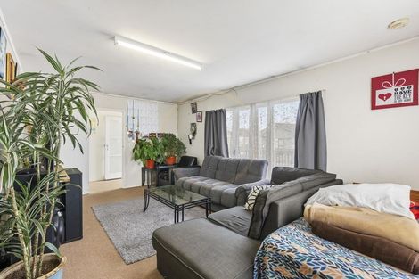 Photo of property in 14 Sharland Avenue, Manurewa, Auckland, 2102