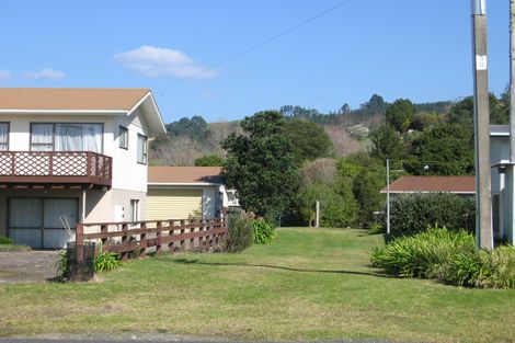 Photo of property in 64 Captain Cook Road, Cooks Beach, Whitianga, 3591
