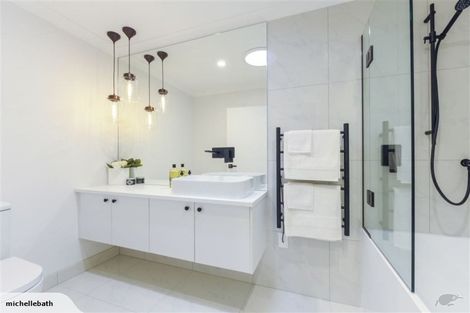 Photo of property in 14 Gala Place, Henderson, Auckland, 0612