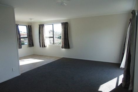 Photo of property in 1/8 Myna Place, Weymouth, Auckland, 2103