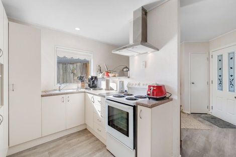 Photo of property in 66 Golfland Drive, Golflands, Auckland, 2013