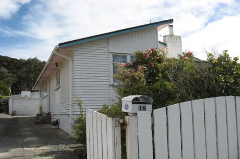 Photo of property in 19 Hamstead Street, Wainuiomata, Lower Hutt, 5014