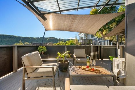 Photo of property in 33 Milton Terrace, Picton, 7220