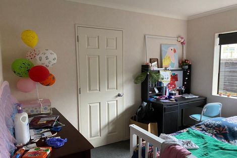 Photo of property in 18 Glen Bay Close, Pinehill, Auckland, 0632