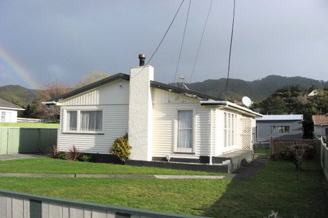 Photo of property in 95 Wainuiomata Road, Wainuiomata, Lower Hutt, 5014