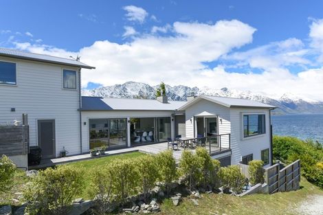 Photo of property in 62 Cedar Drive, Kelvin Heights, Queenstown, 9300