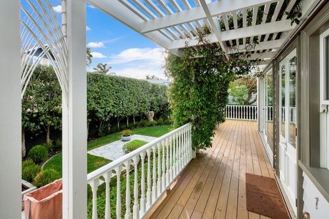 Photo of property in 15 Arawa Avenue, Devonport, Auckland, 0624