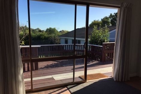 Photo of property in 16 Jade Avenue, Pakuranga Heights, Auckland, 2010