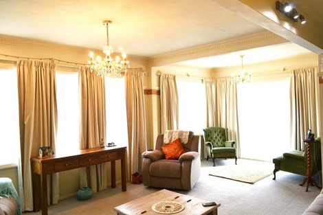 Photo of property in 243/1 Stokes Valley Road, Stokes Valley, Lower Hutt, 5019