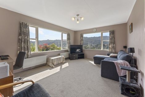 Photo of property in 30 Logie Street, Stokes Valley, Lower Hutt, 5019