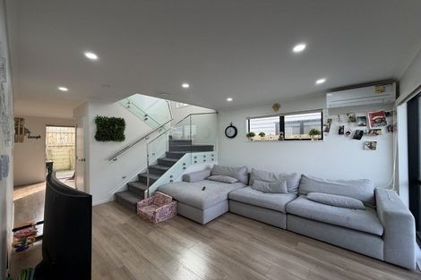 Photo of property in 6d Christmas Road, Manurewa, Auckland, 2102