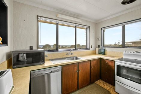 Photo of property in 10b South Road, Moturoa, New Plymouth, 4310