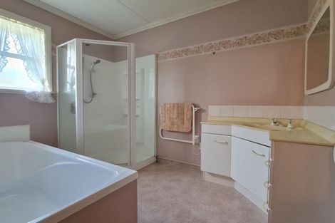 Photo of property in 82 Fraser Crescent, Elderslea, Upper Hutt, 5018