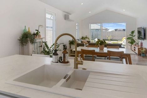 Photo of property in 29 Kotiate Street, Papamoa Beach, Papamoa, 3118