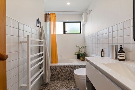 Photo of property in 8a Malda Grove, Khandallah, Wellington, 6035