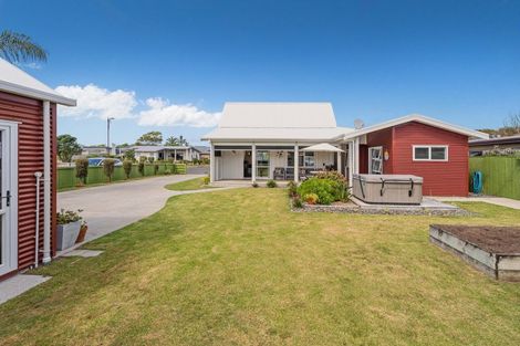 Photo of property in 24 Wells Place, Whitianga, 3510