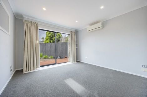 Photo of property in 56 Lothian Brae, Wattle Downs, Auckland, 2103