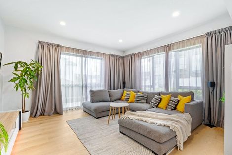 Photo of property in 1 Crompton Place, Orewa, 0931