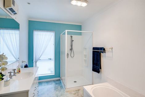 Photo of property in 525a Main North Road, Bay View, Napier, 4104