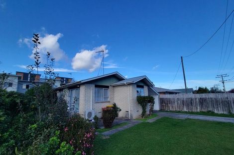 Photo of property in 142 Old Farm Road, Hamilton East, Hamilton, 3216