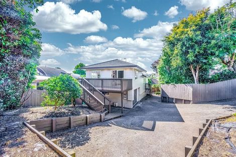 Photo of property in 30a Colmar Road, Mellons Bay, Auckland, 2014