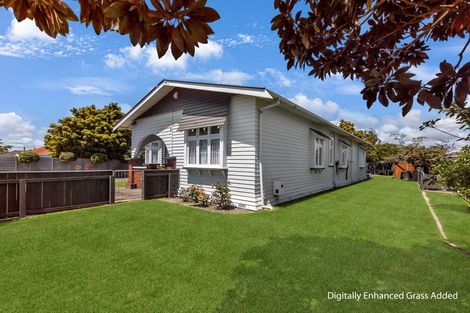 Photo of property in 404 Tremaine Avenue, Takaro, Palmerston North, 4412