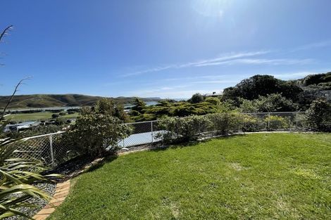 Photo of property in 27 Mana View Road, Paremata, Porirua, 5026