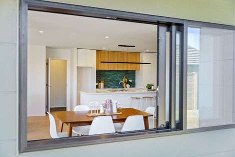 Photo of property in 166 Karuhiruhi Street, Waikanae, 5036