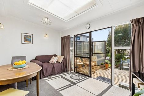 Photo of property in 58 Hargest Crescent, Saint Kilda, Dunedin, 9012