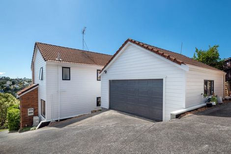 Photo of property in 2/12 Helicon Place, Totara Vale, Auckland, 0629