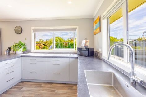 Photo of property in 13 Bell Street, Otane, 4202